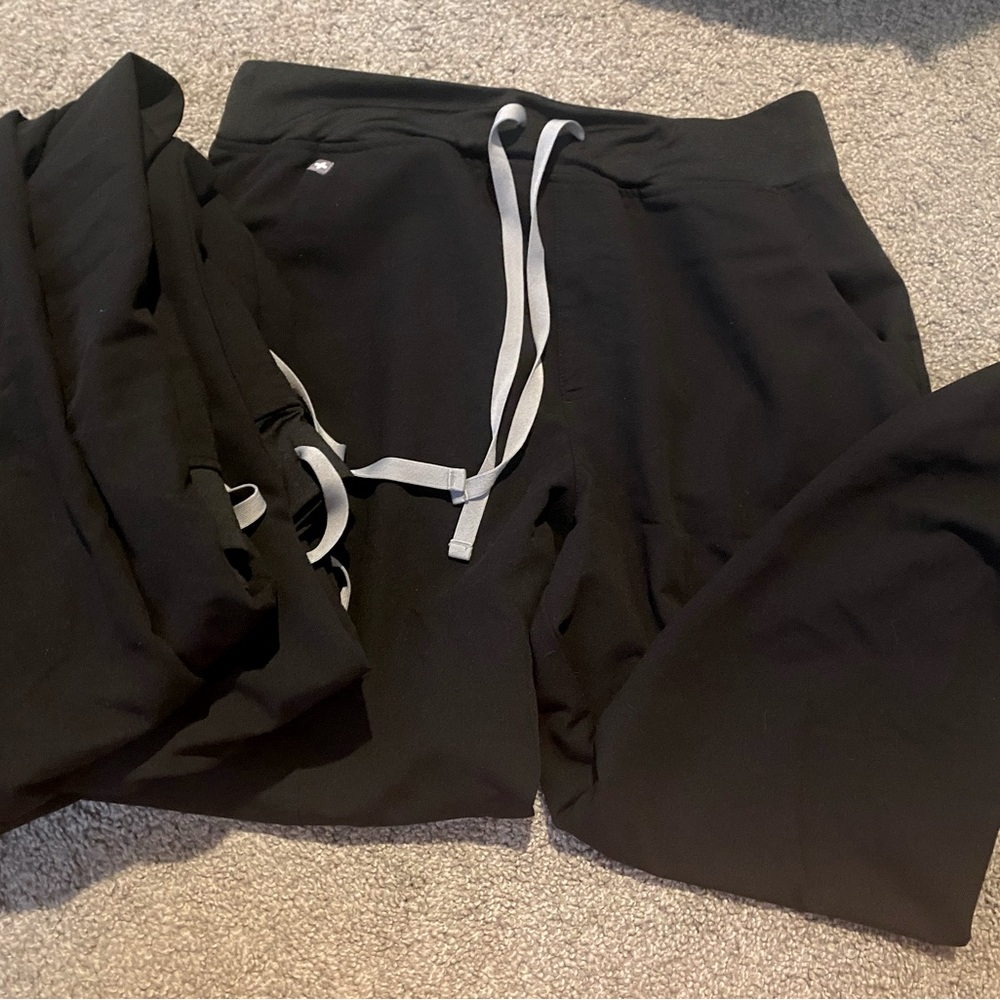 Fig scrub top and bottoms